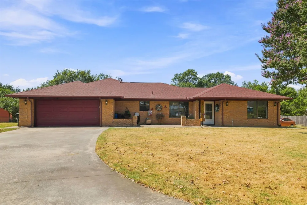 1925 Parkway Durant, OK 74701