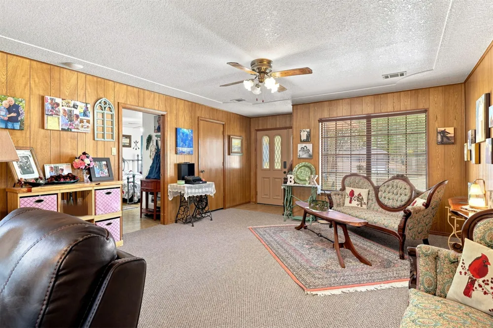 1925 Parkway Durant, OK 74701