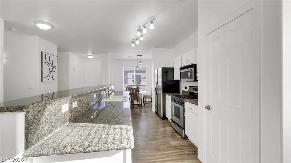 721 PEACHY CANYON CIRCLE #201 Las Vegas, NV 89144