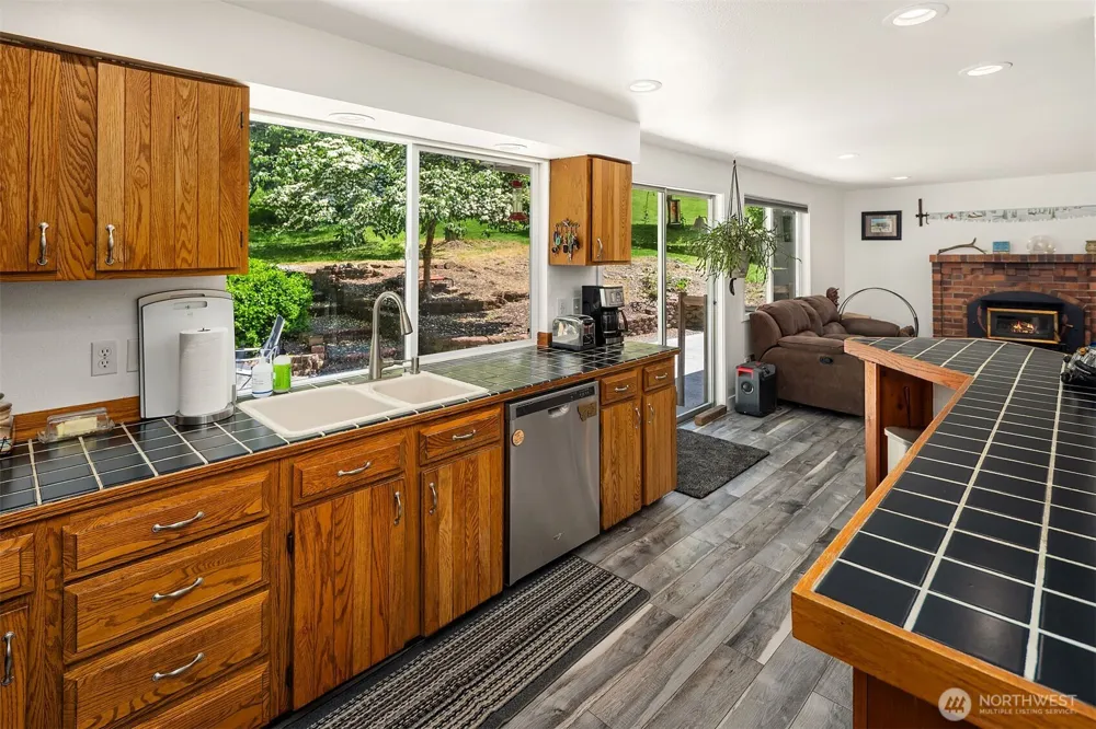 16530 237th Avenue SE Issaquah, WA 98027