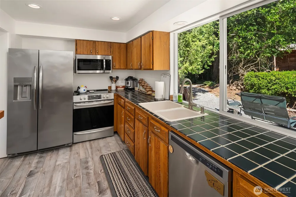 16530 237th Avenue SE Issaquah, WA 98027