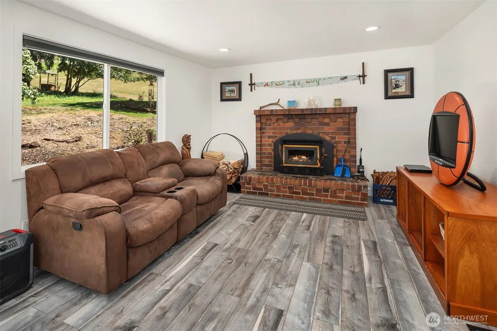 16530 237th Avenue SE Issaquah, WA 98027