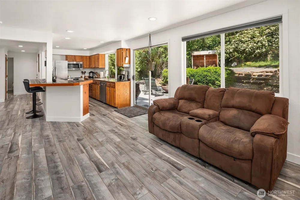 16530 237th Avenue SE Issaquah, WA 98027