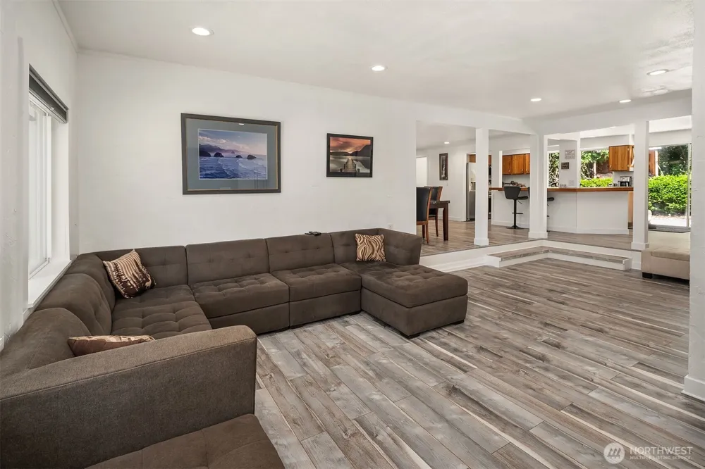 16530 237th Avenue SE Issaquah, WA 98027