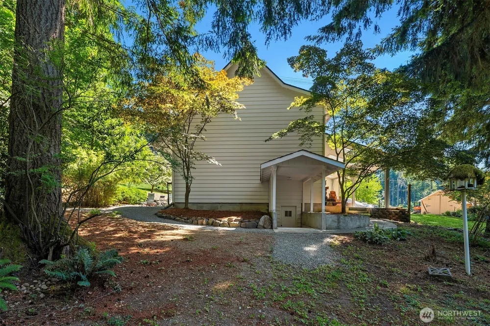 16530 237th Avenue SE Issaquah, WA 98027