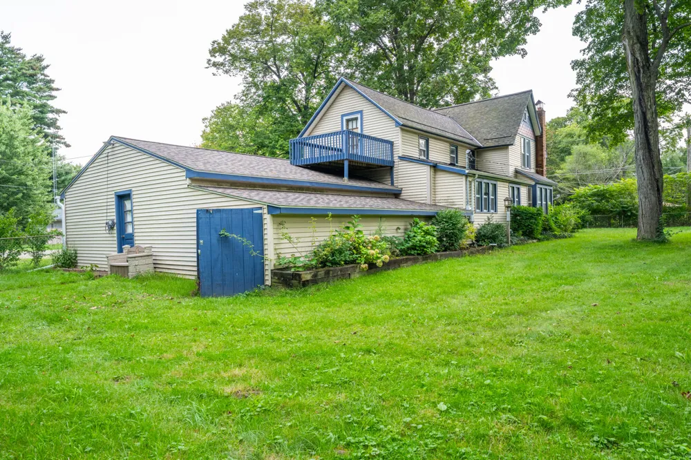 4960 Paw Paw Lake Road Coloma Charter Township, MI 49038