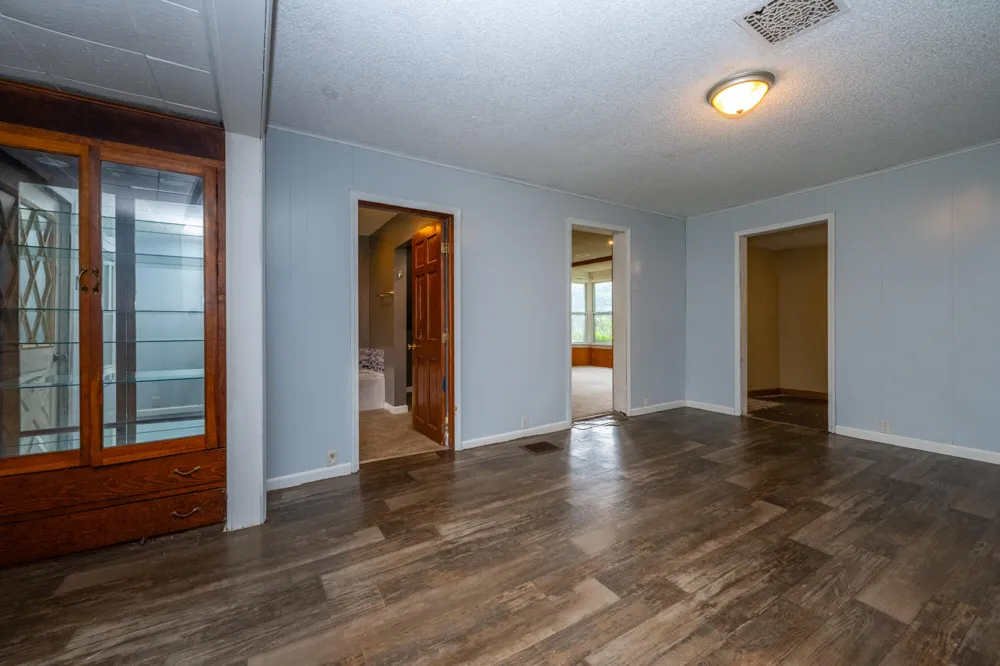 4960 Paw Paw Lake Road Coloma Charter Township, MI 49038