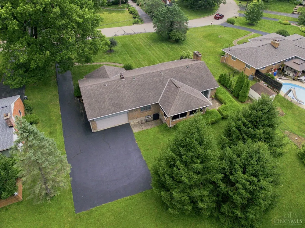 6555 Rollymeade Drive Madeira, OH 45243
