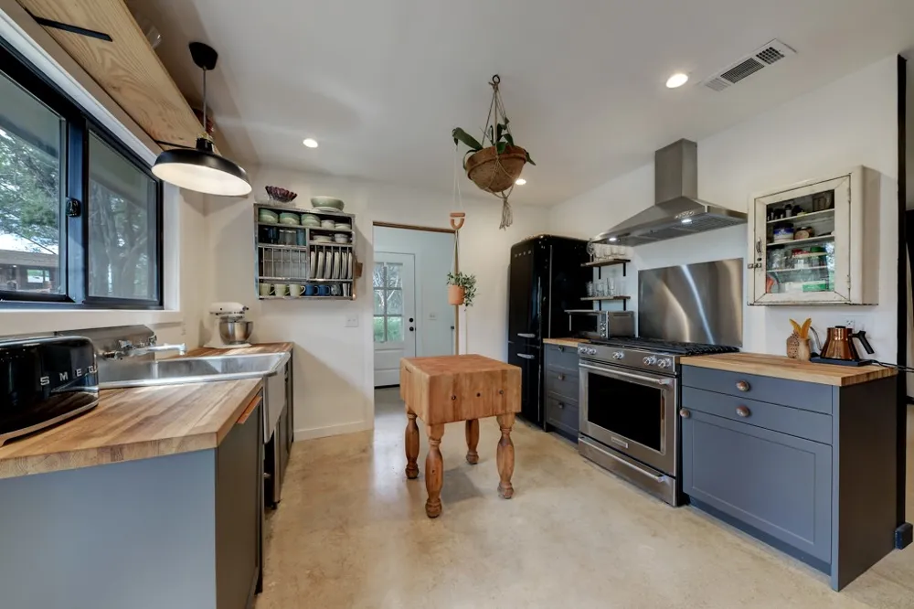 152 Spoke Lane Wimberley, TX 78676