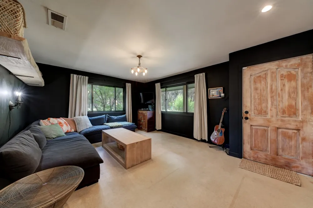 152 Spoke Lane Wimberley, TX 78676