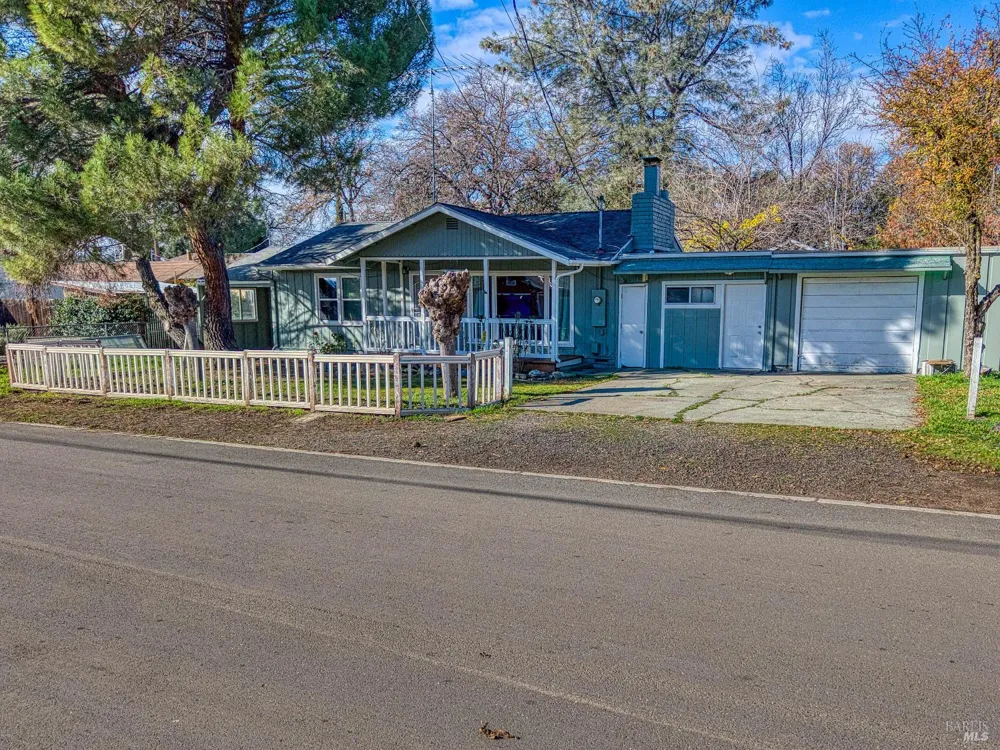 3995 Mullen Avenue Clearlake, CA 95422