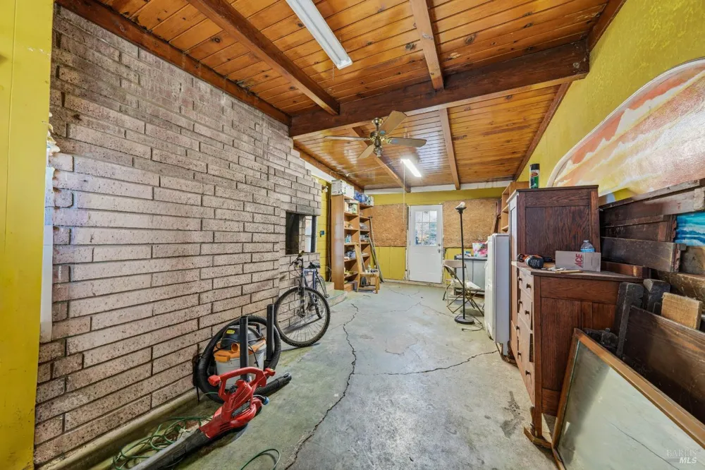 3995 Mullen Avenue Clearlake, CA 95422
