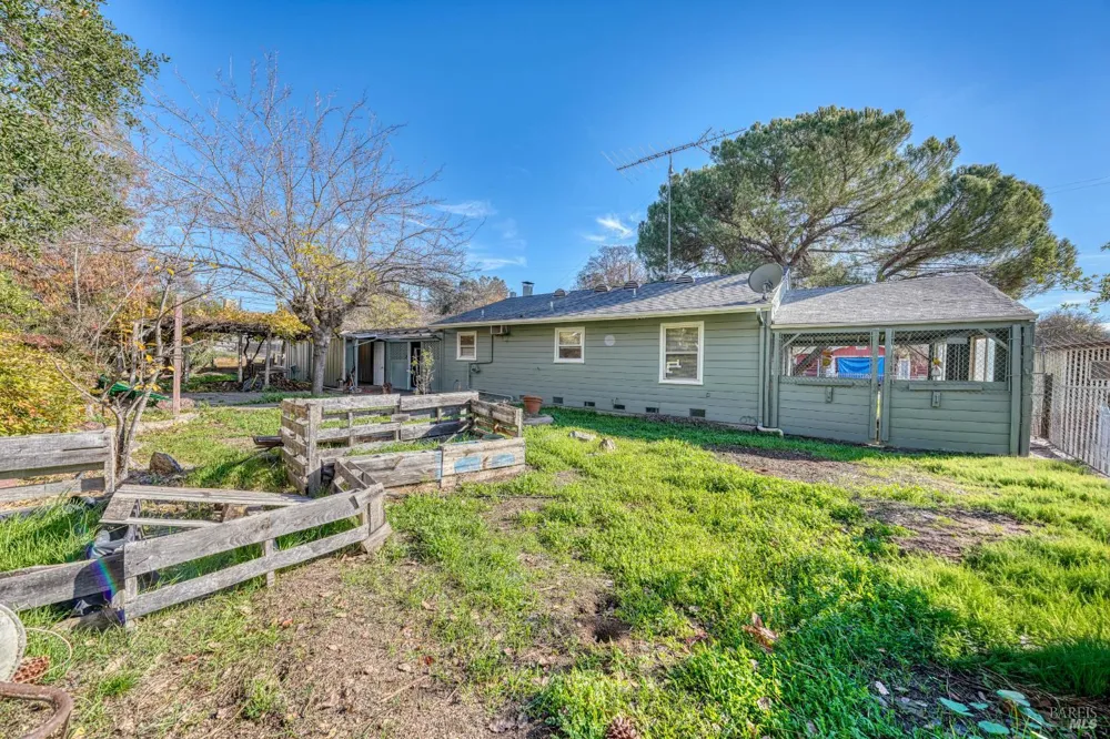 3995 Mullen Avenue Clearlake, CA 95422