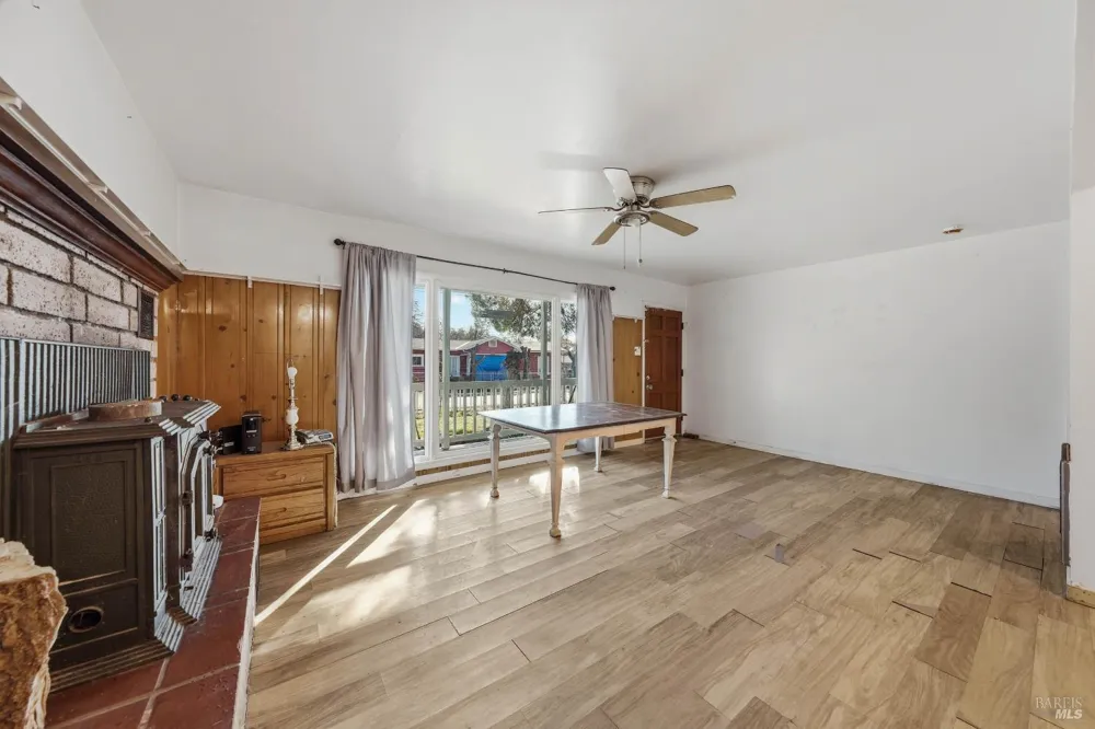 3995 Mullen Avenue Clearlake, CA 95422