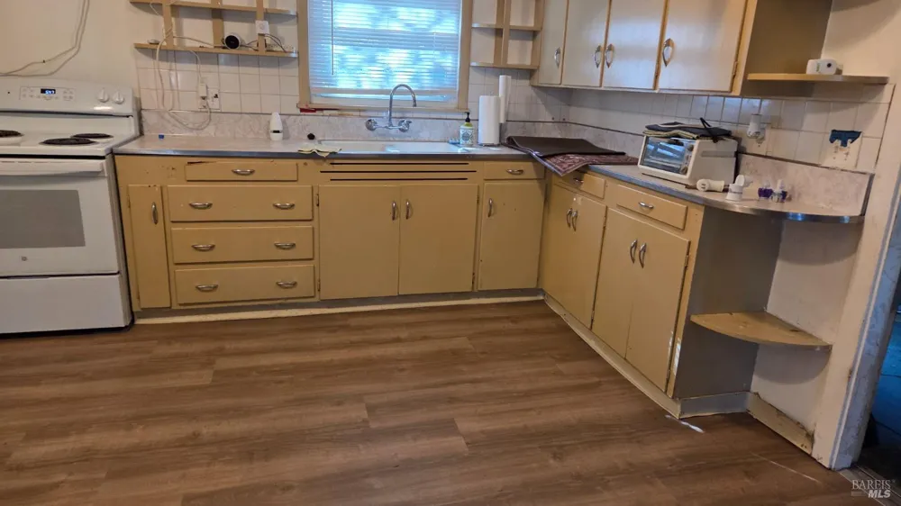3995 Mullen Avenue Clearlake, CA 95422