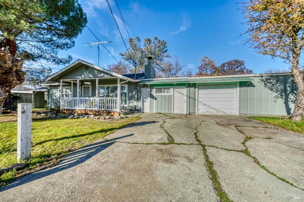 3995 Mullen Avenue Clearlake, CA 95422