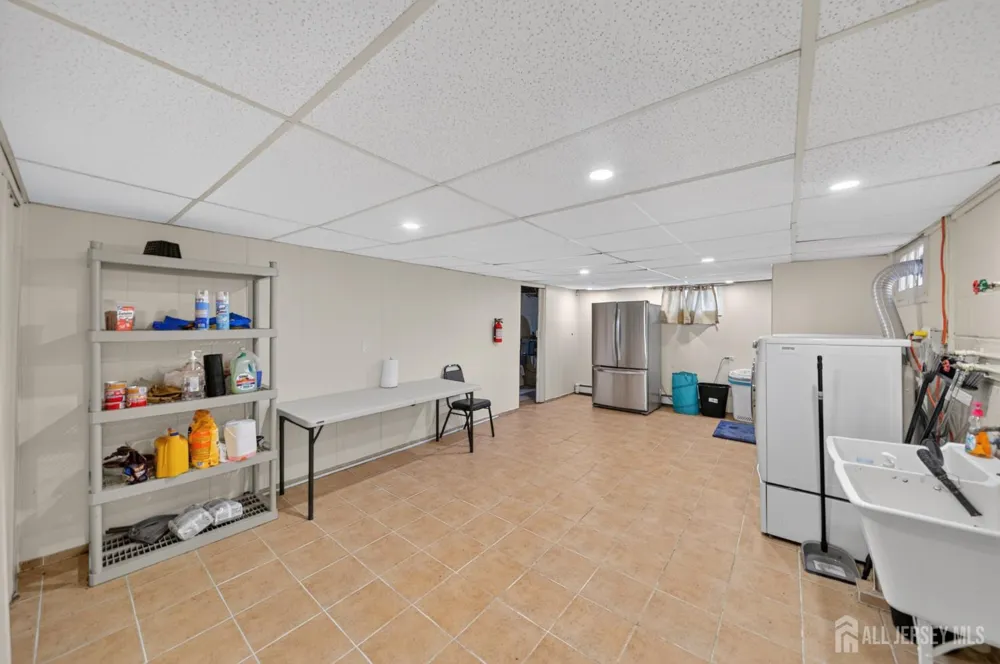 47 Albert Avenue Edison, NJ 08837