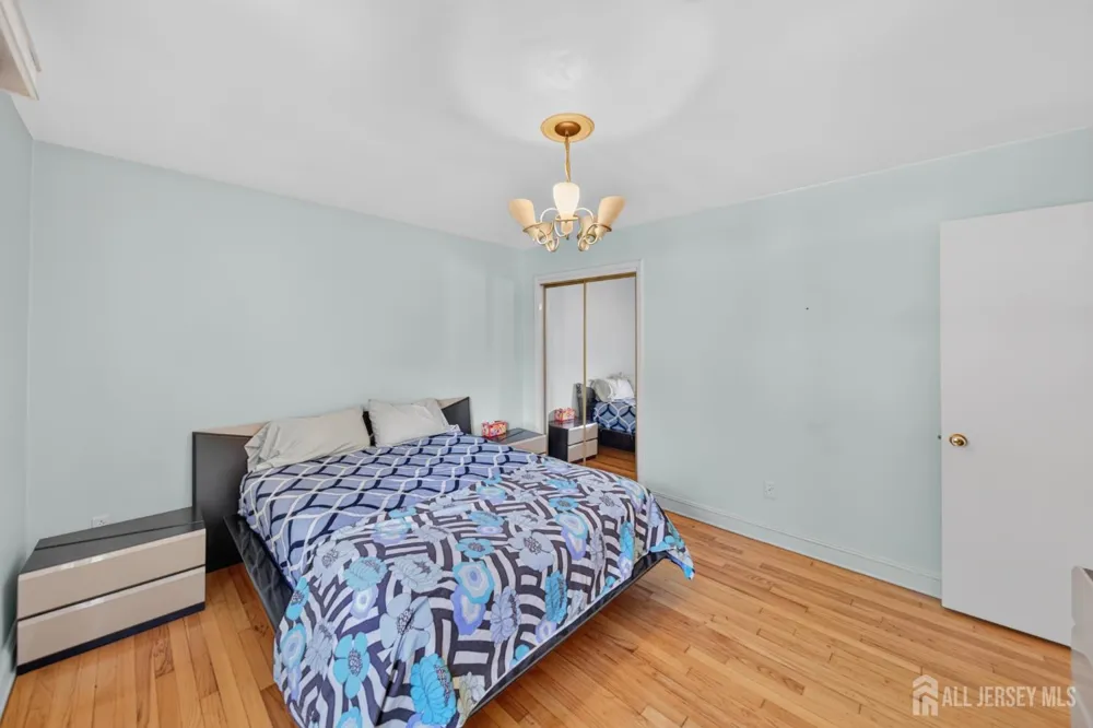 47 Albert Avenue Edison, NJ 08837