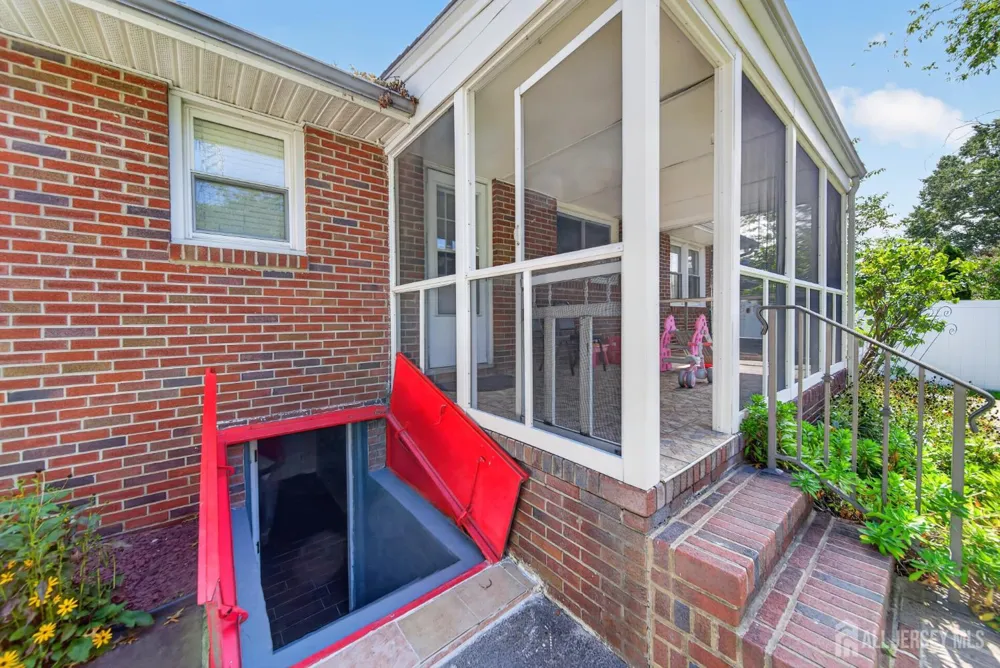 47 Albert Avenue Edison, NJ 08837