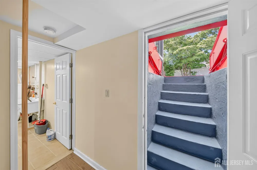 47 Albert Avenue Edison, NJ 08837