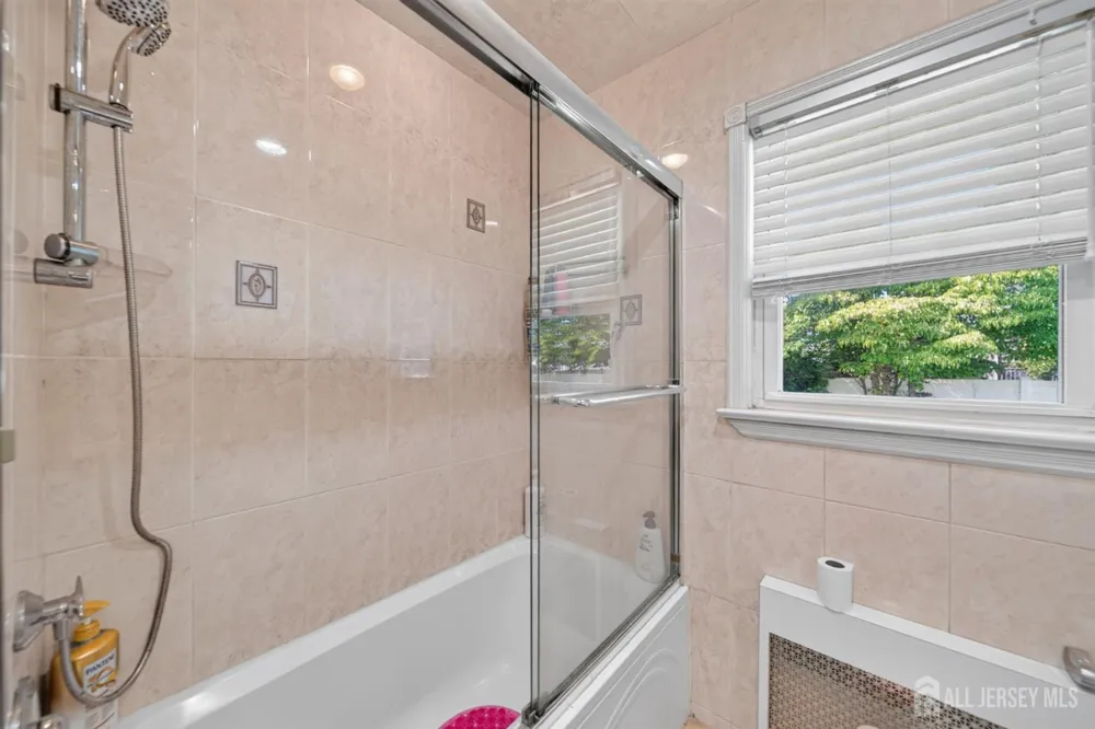 47 Albert Avenue Edison, NJ 08837
