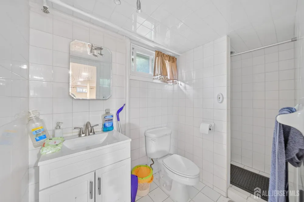 47 Albert Avenue Edison, NJ 08837