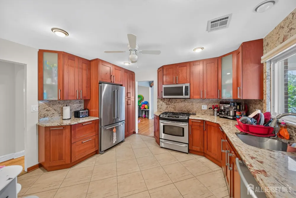 47 Albert Avenue Edison, NJ 08837