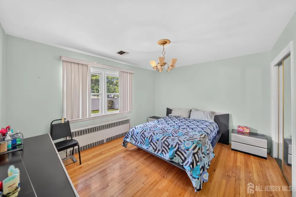 47 Albert Avenue Edison, NJ 08837
