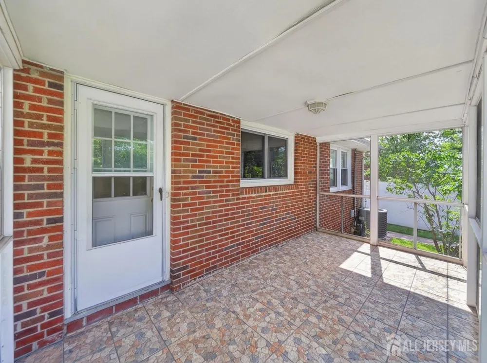 47 Albert Avenue Edison, NJ 08837