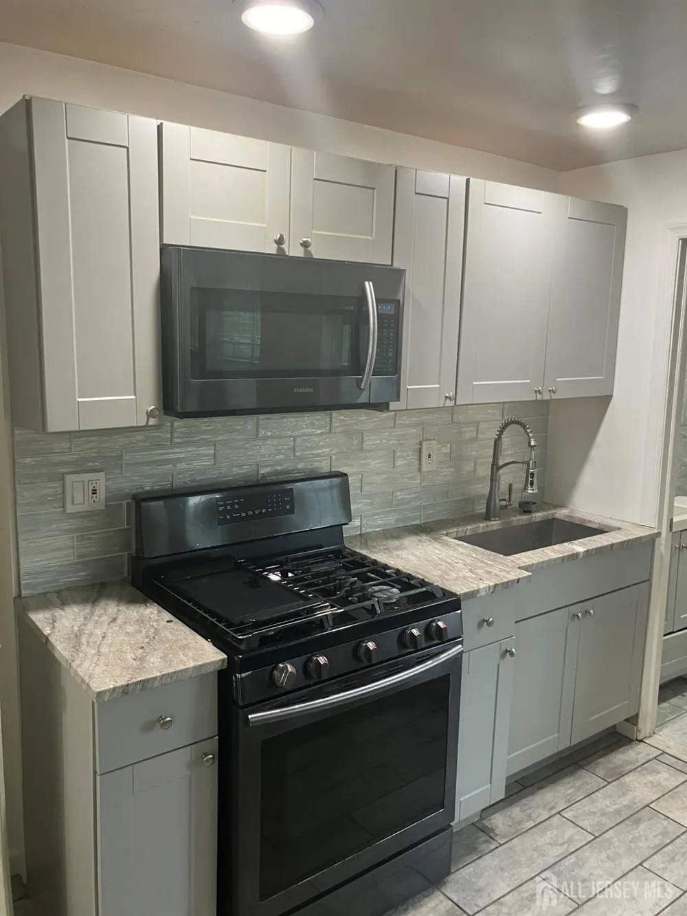 810 E hazelwood Avenue Rahway, NJ 07065