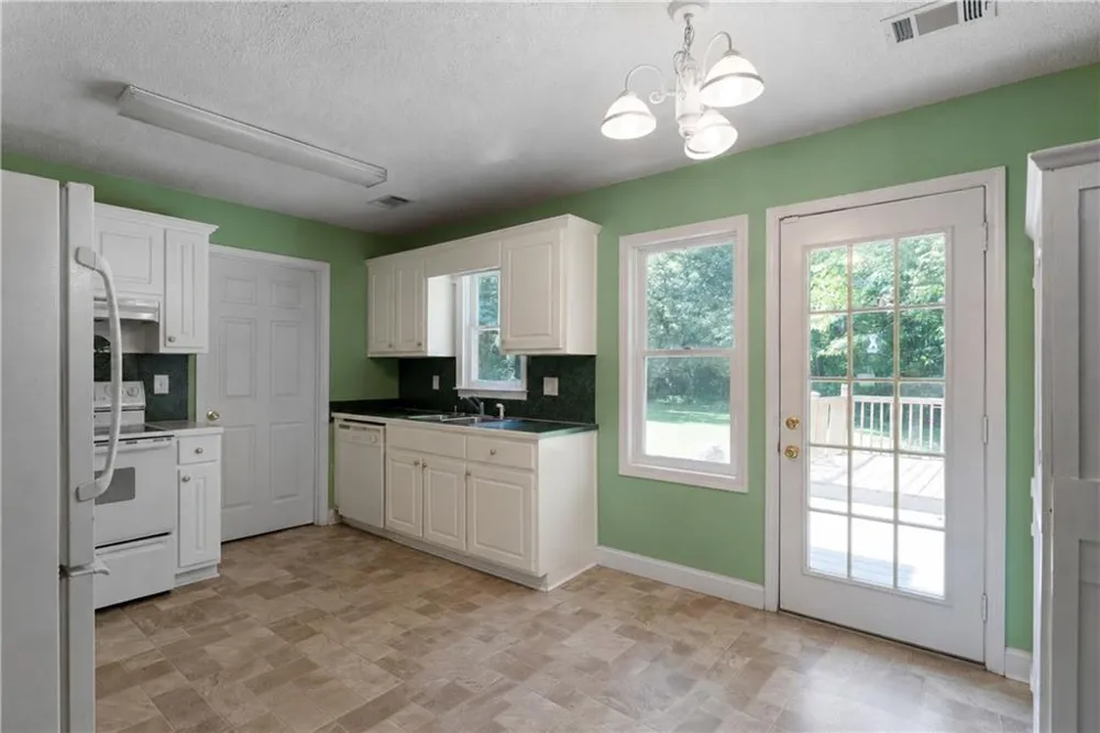 49 Widgeon Way Cartersville, GA 30120