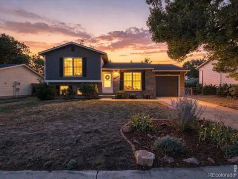 2425 Wapiti Road