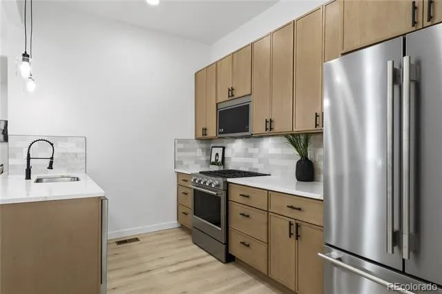662 S Logan Street S Denver, CO 80209