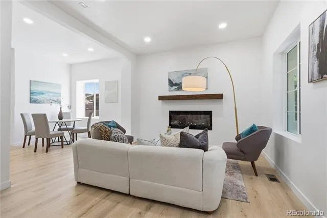 662 S Logan Street S Denver, CO 80209