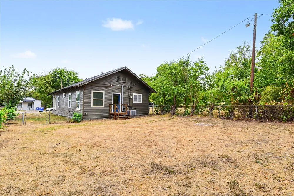 108 E Tyler Street Ennis, TX 75119