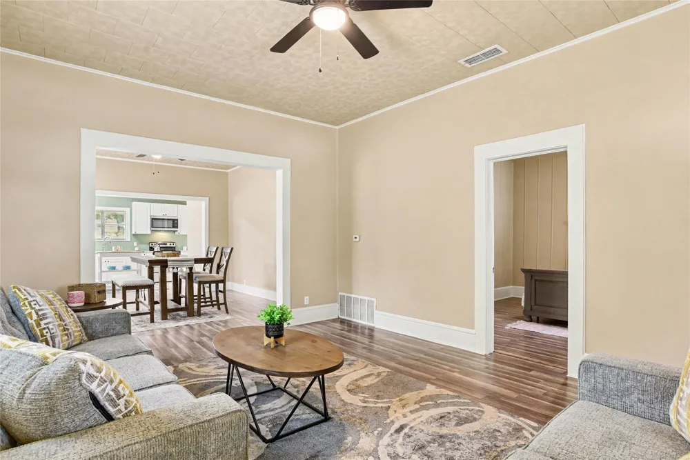 108 E Tyler Street Ennis, TX 75119