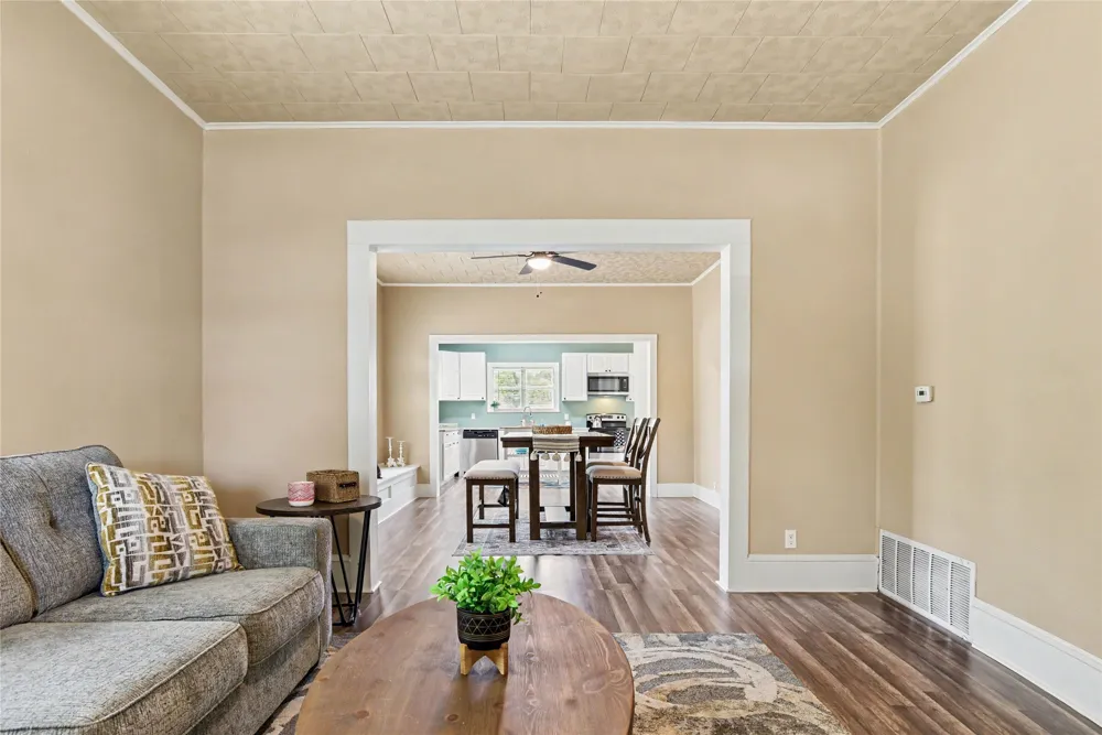108 E Tyler Street Ennis, TX 75119