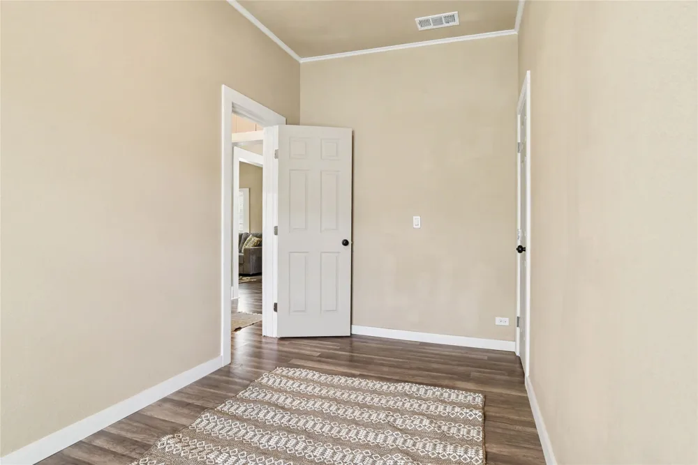 108 E Tyler Street Ennis, TX 75119