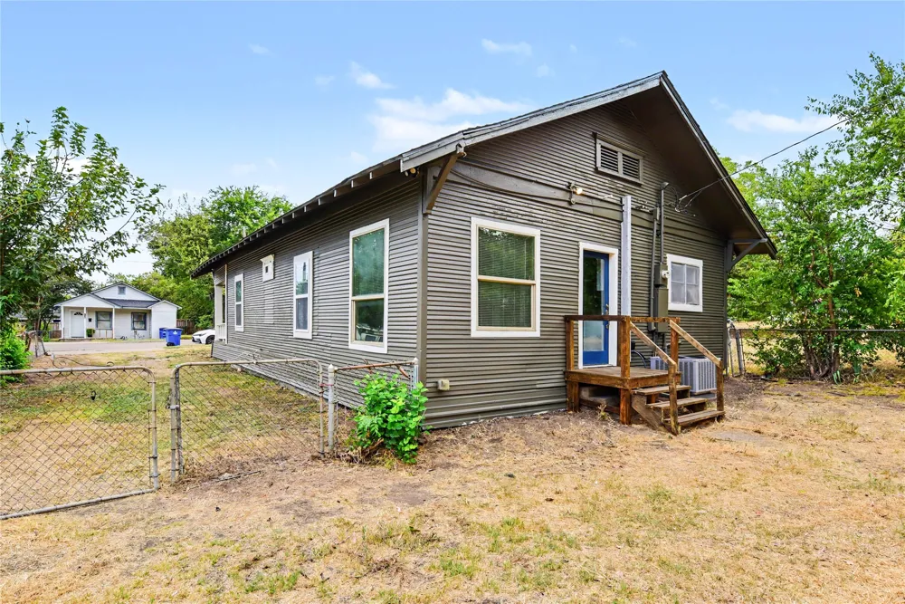 108 E Tyler Street Ennis, TX 75119