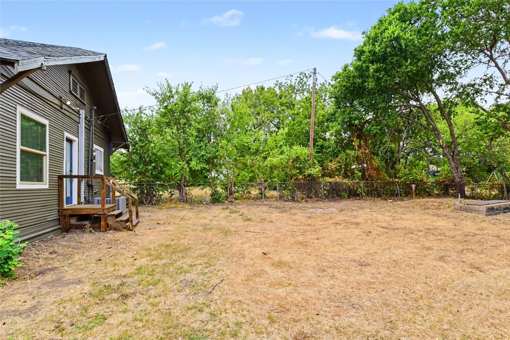 108 E Tyler Street Ennis, TX 75119