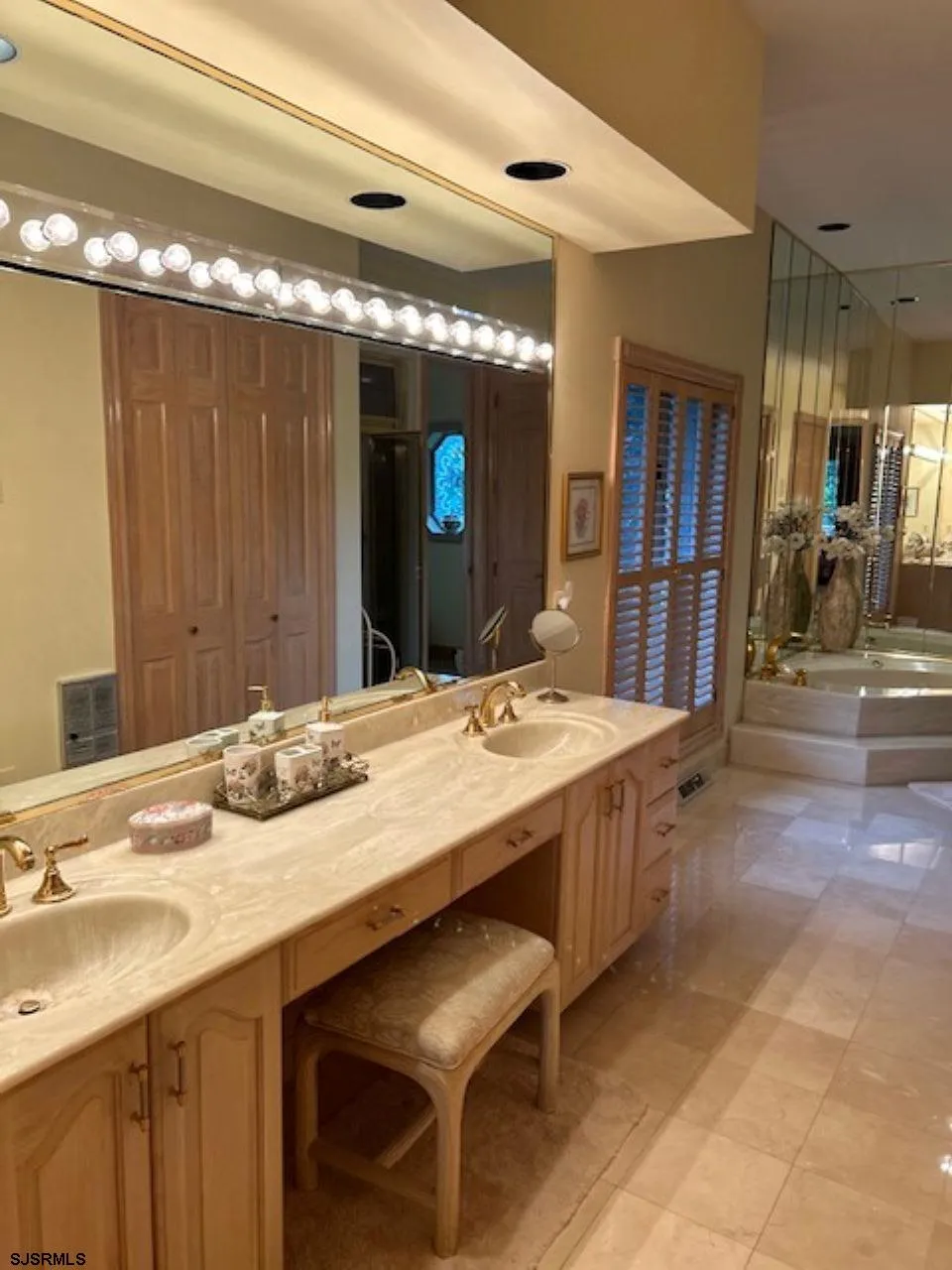 5 Casey Northfield, NJ 08225