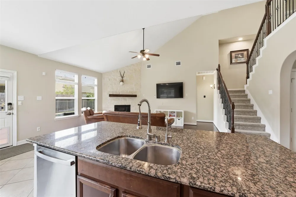 9982 Manor Spring Lane Brookshire, TX 77423