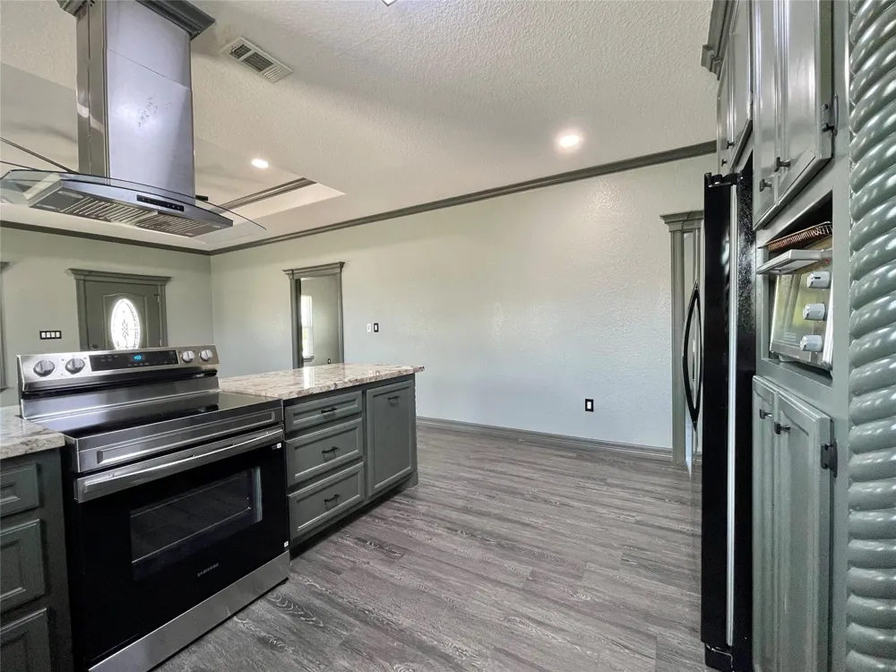 517 S Avenue G Freeport, TX 77541
