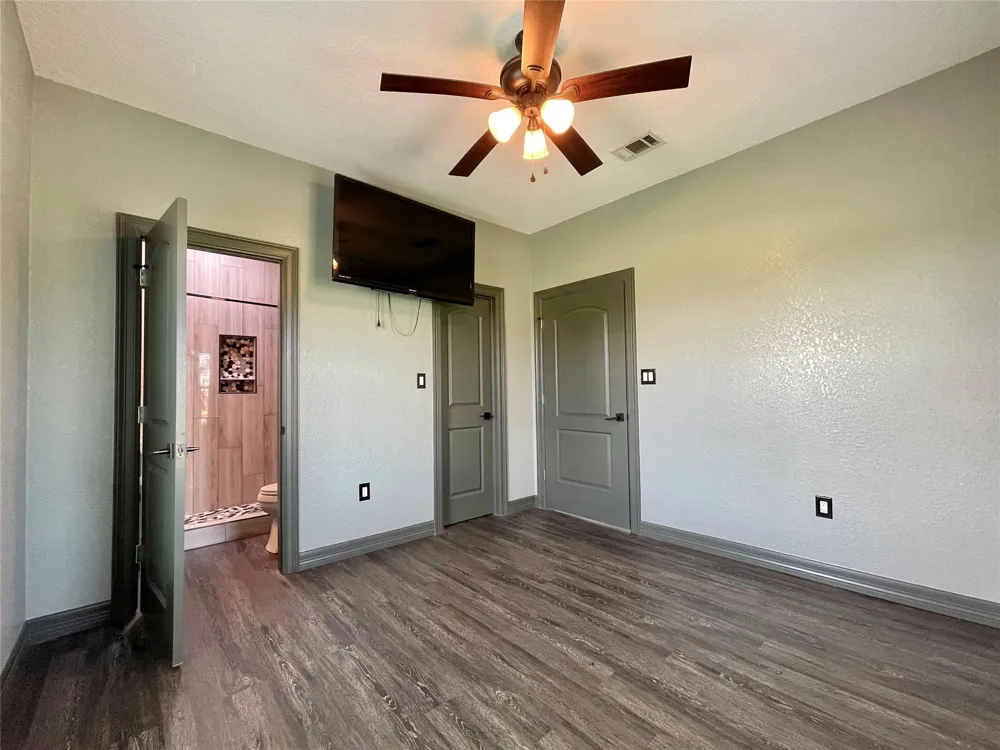 517 S Avenue G Freeport, TX 77541
