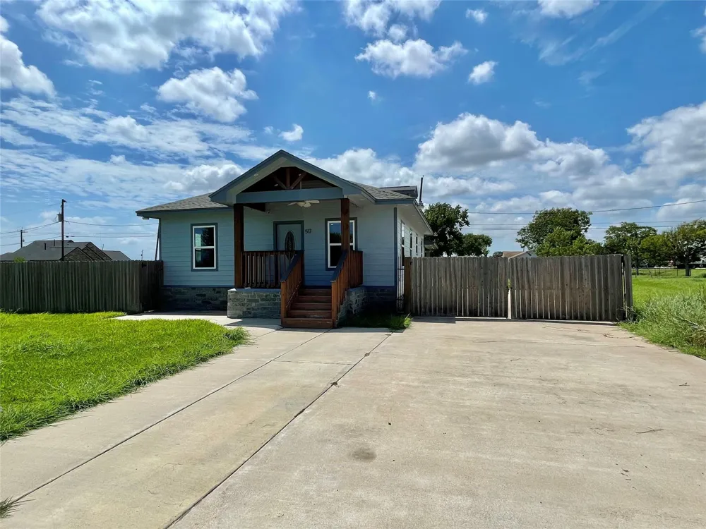 517 S Avenue G Freeport, TX 77541