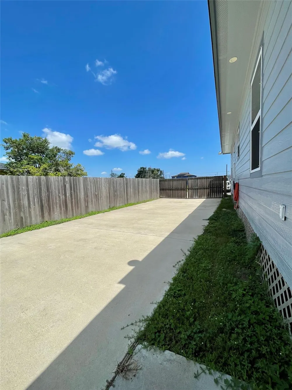 517 S Avenue G Freeport, TX 77541