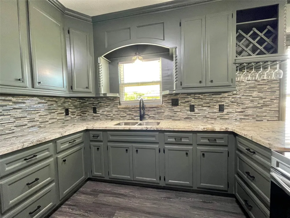 517 S Avenue G Freeport, TX 77541
