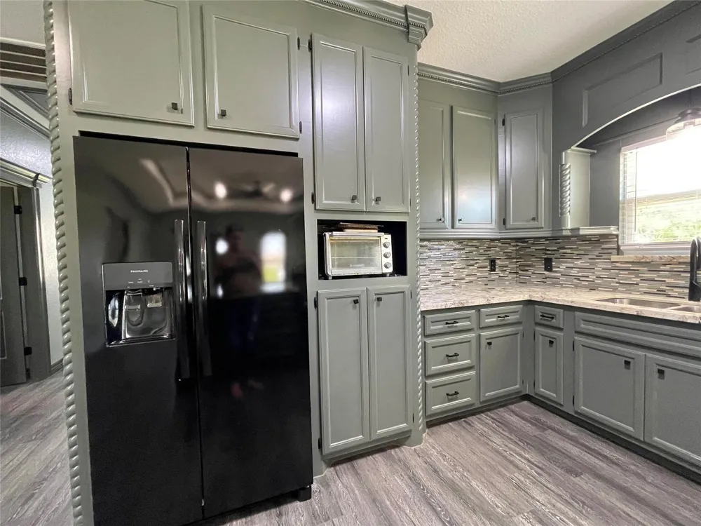517 S Avenue G Freeport, TX 77541