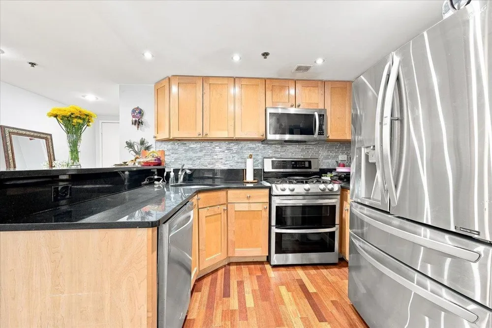 700 1ST ST Hoboken, NJ 07030