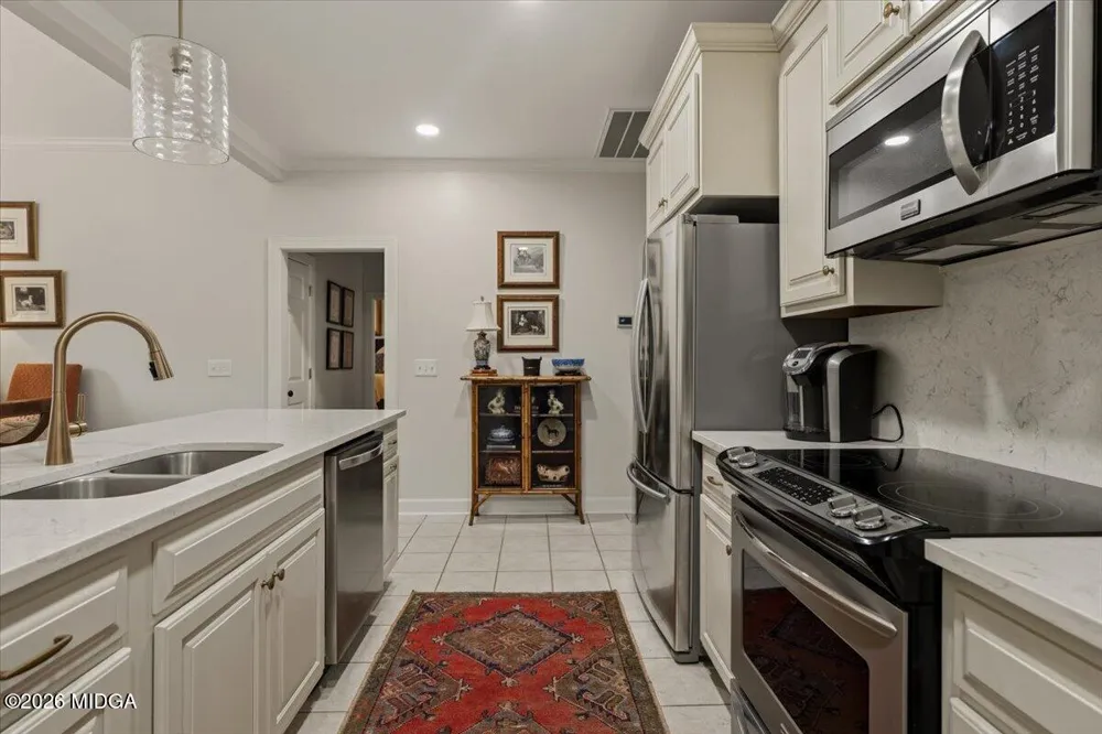 204 W Breckinridge Macon, GA 31210